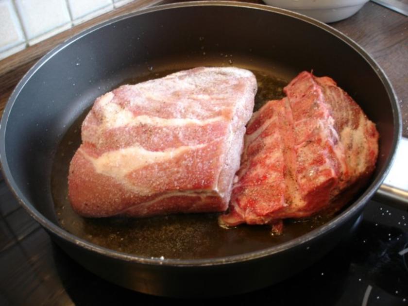 Bayerischer Schweinebraten mit Knödel und Sauerkraut - Rezept - kochbar.de