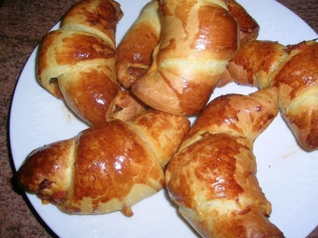 Rezept: Croissants mit Thunfisch und Kapern - schnell mal was Feines, Kleines - zum Wein Bild Nr. 2 Croissants mit Thunfisch und Kapern - schnell mal was Feines, Kleines - zum Wein - Rezept - Bild Nr. 2