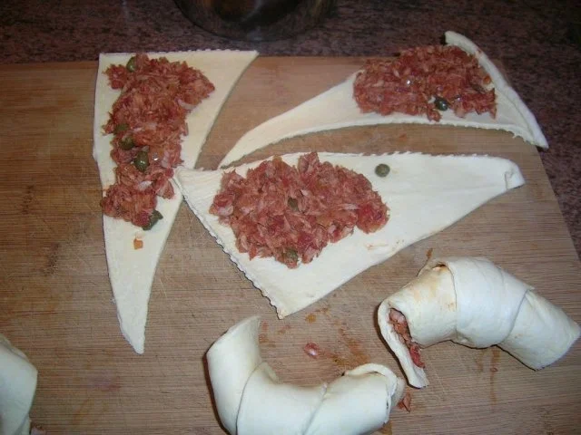 Rezept: Croissants mit Thunfisch und Kapern - schnell mal was Feines, Kleines - zum Wein Bild Nr. 3 Croissants mit Thunfisch und Kapern - schnell mal was Feines, Kleines - zum Wein - Rezept - Bild Nr. 3