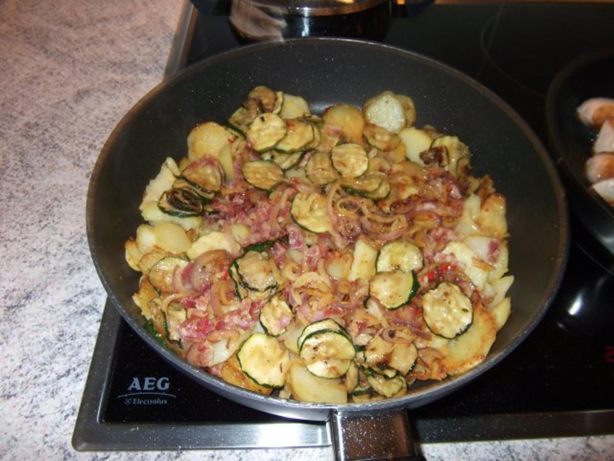 Bratkartoffeln mit Zucchini und Bacon Dieter´s Art - Rezept