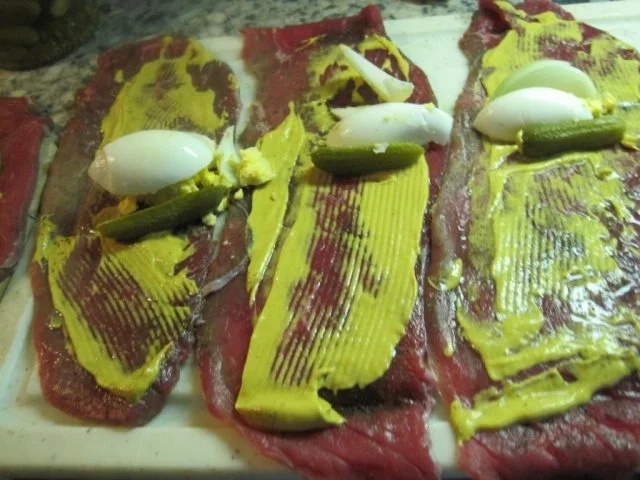 Rinderrouladen mit Rosenkohl und Kartoffeln - Rezept - Bild Nr. 2