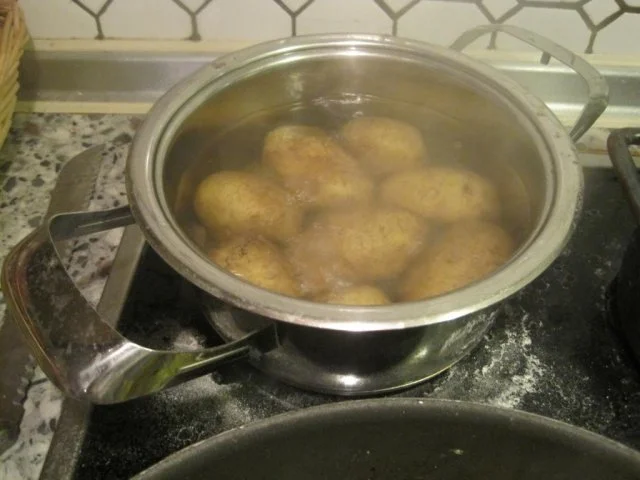 Rinderrouladen mit Rosenkohl und Kartoffeln - Rezept - Bild Nr. 6