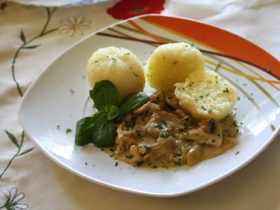 Rezept: Putengeschnetzeltes in Weißwein-Pilzsauce Putengeschnetzeltes in Weißwein-Pilzsauce - Rezept