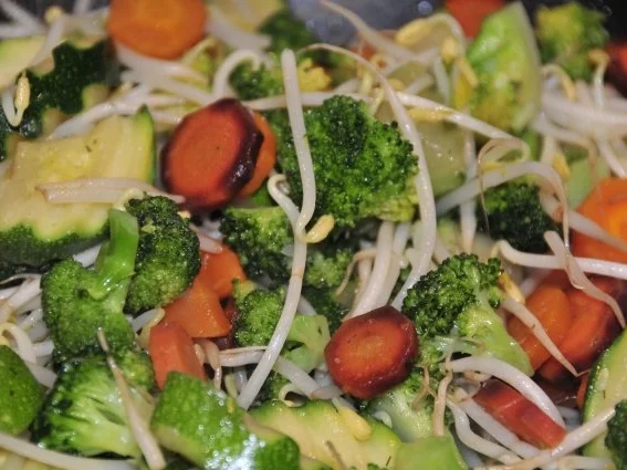 Rezept: Chinesische Gemüsespaghetti Bild Nr. 12 Chinesische Gemüsespaghetti - Rezept - Bild Nr. 12