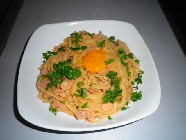 Taglioline in Schinkensauce - Rezept