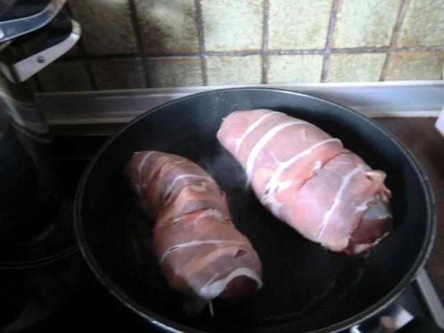 Rehkeule gefüllt mit getrockneten Aprikosen und Pflaumen - Rezept - Bild Nr. 2