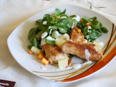 Rezept: Kokos-Hähnchenbrust mit Kaki-Feldsalat Kokos-Hähnchenbrust mit Kaki-Feldsalat - Rezept