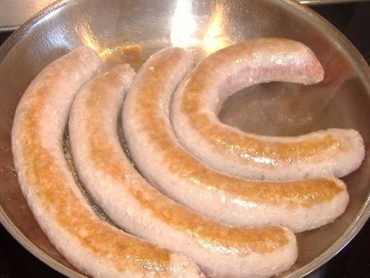 Auflauf von Bratwurst,Kartoffeln und Zwiebeln - Rezept - Bild Nr. 2