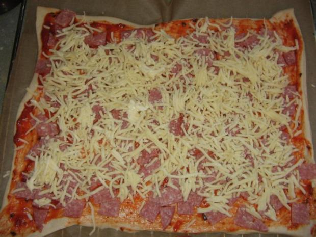 Pizzateig für ein Backblech - Rezept mit Bild - kochbar.de