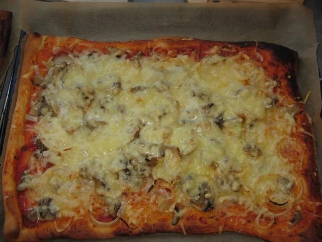 Rezept: Pizzateig für ein Backblech Bild Nr. 4 Pizzateig für ein Backblech - Rezept - Bild Nr. 4