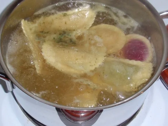 Italienische Ravioli mit Tomatensoße - Rezept - Bild Nr. 3