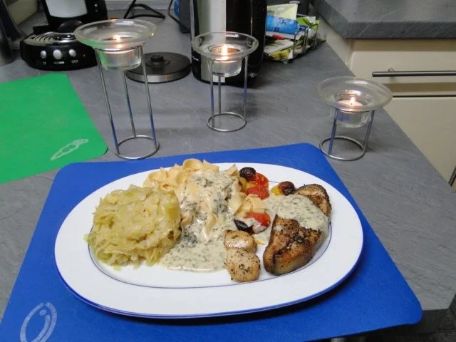 Lachssteaks mit Jakobsmuscheln in Kresse-Dillschaumsauce NT - Rezept