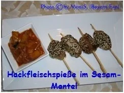 Hackfleisch-Spieße im Sesam-Mantel - Rezept