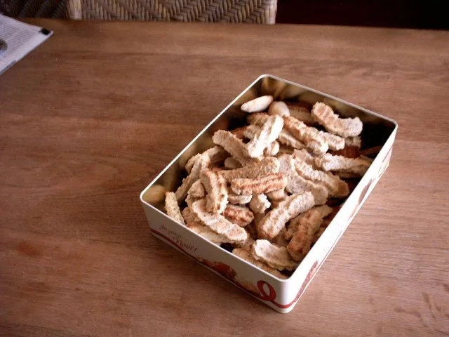 Rezept: Nuss-Marzipan-Spritzgebäck Erzgebirge Nuss-Marzipan-Spritzgebäck Erzgebirge - Rezept