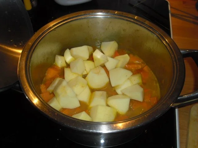 Rezept: Herbstliches Apfelsüppchen Bild Nr. 4 Herbstliches Apfelsüppchen - Rezept - Bild Nr. 4