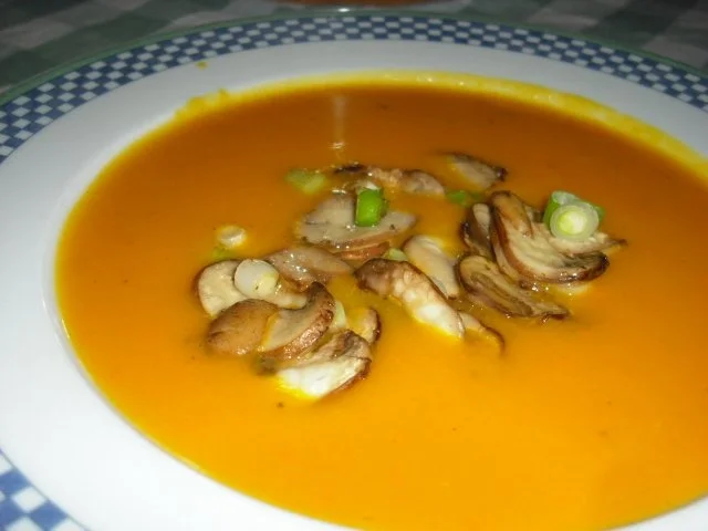 Rezept: Herbstliches Apfelsüppchen Herbstliches Apfelsüppchen - Rezept