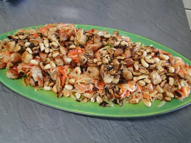 Som Tam     (Papaya-Salat) aus meinem Kochkurs der 1. Gang, weitere folgen - Rezept