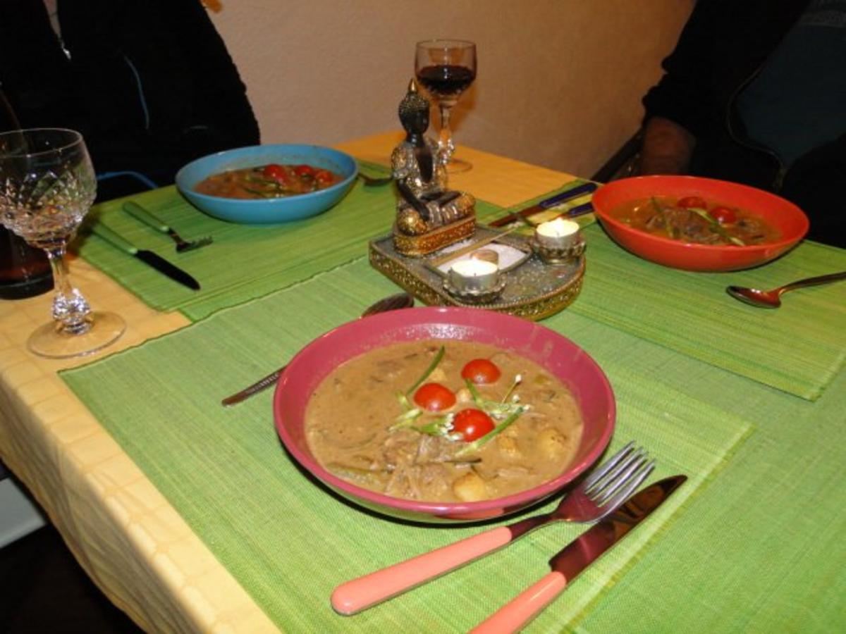 Bilder für Aus meinem Thai-Kurs Gaeng Massaman Gai - Rezept