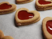 Plätzchen 2011: Marzipan-Herzen & Orangensterne - Rezept