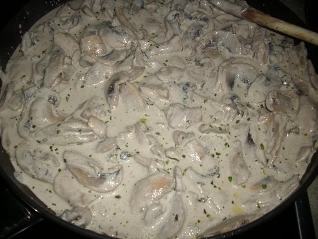 Champignons in einer feinen Käsesauce - Rezept - Bild Nr. 8