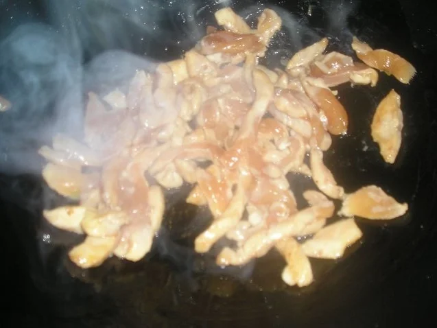 Rezept: Buntes Gemüse mit China Nudeln und Hühnerbruststreifen Bild Nr. 4 Buntes Gemüse mit China Nudeln und Hühnerbruststreifen - Rezept - Bild Nr. 4