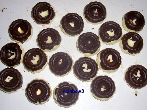 Pralinen: Schwarz-Weiß-Schokostücke - Rezept - Bild Nr. 3