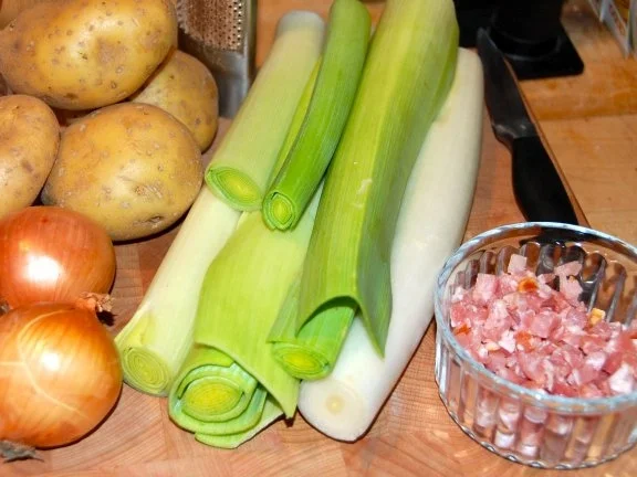 PAPET  VAUDOIS  /  WAADTLÄNDER  LAUCH- / KARTOFFELEINTOPF  MIT  WURST - Rezept - Bild Nr. 3