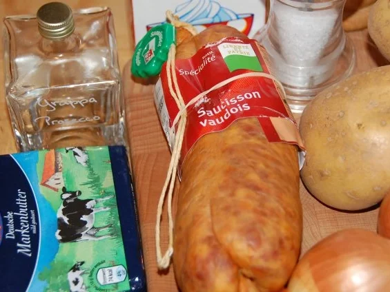 PAPET  VAUDOIS  /  WAADTLÄNDER  LAUCH- / KARTOFFELEINTOPF  MIT  WURST - Rezept - Bild Nr. 2