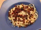 Spaghetti an Waldpilz-Frischkäse-Schaum- Sößchen mit Schwarzbrot-Tomaten-Topping - Rezept