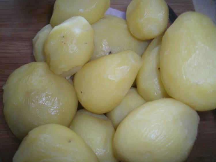 Bratkartoffeln mit Speck und Zwiebeln aus Pellkartoffeln - Rezept mit ...