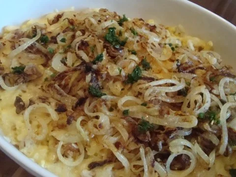 Käse-Spätzle mit Walnüssen - Rezept