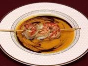 Leichte Kokos-Karotten-Kürbis-Suppe mit Garnelen-Spießen (Jessica Kastrop) - Rezept