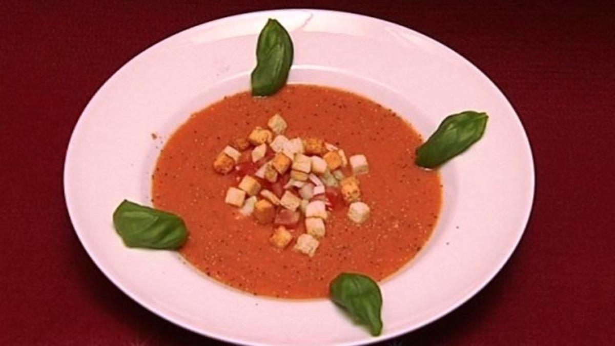 Bilder für Kalte Tomaten-Gurken-Suppe, garniert mit Gartengemüse (Funda Vanroy) - Rezept