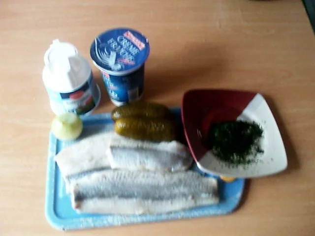 Saure Heringe schwimmen in Dillsosse - Rezept - Bild Nr. 2