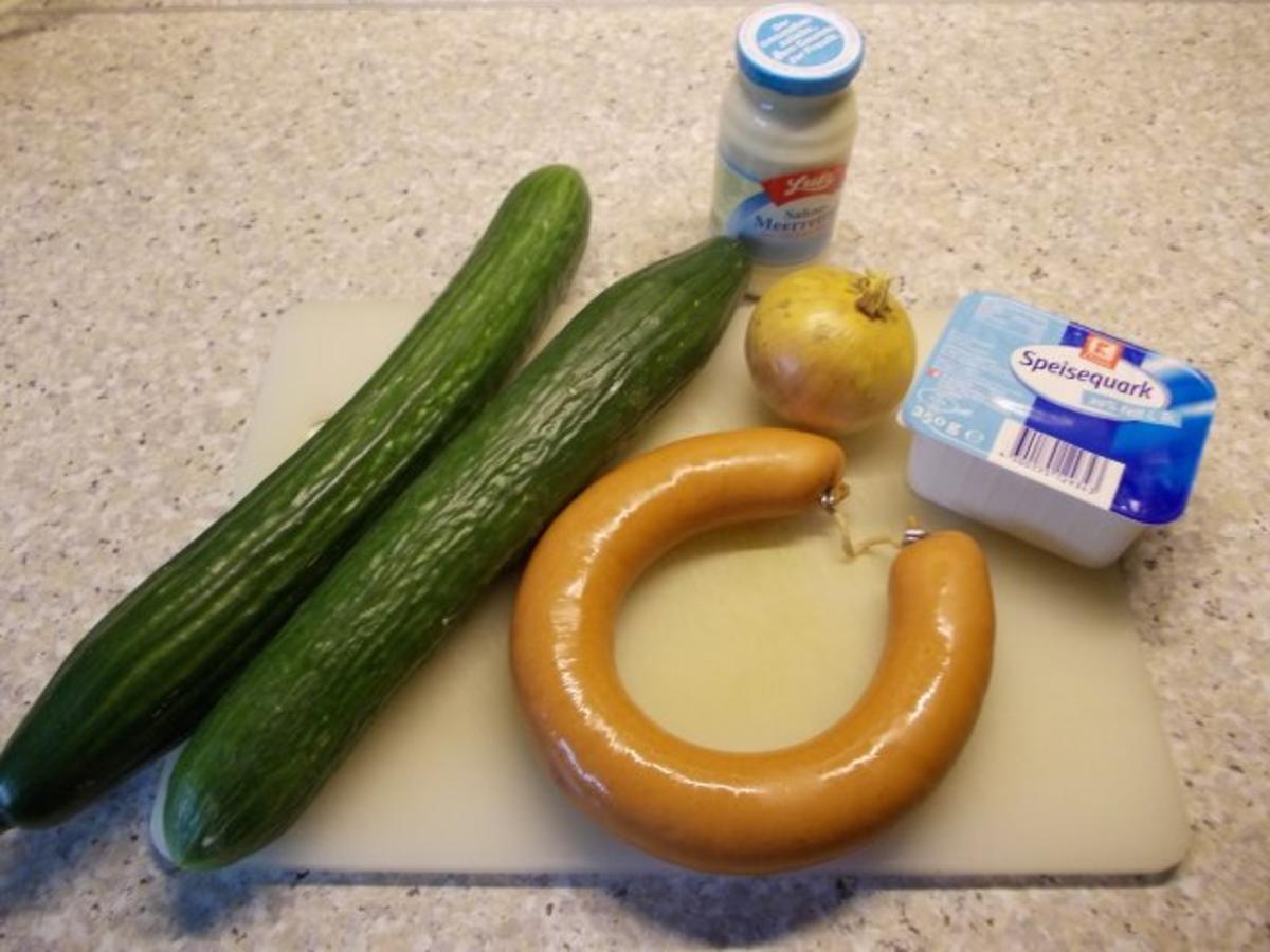 Fleischwurst-Gurken-Salat mit Meerrettich-Dressing - Rezept - Bild Nr. 2