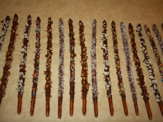 Rezept: Schokolierte Salzstangen Bild Nr. 4 Schokolierte Salzstangen - Rezept - Bild Nr. 4