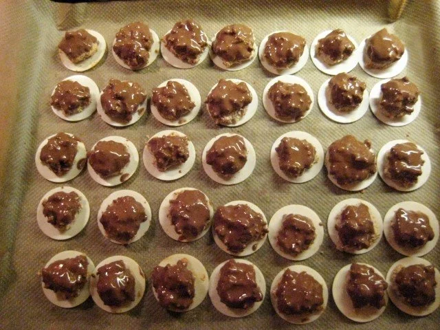 Nussmakronen mit Schokoglasur - Rezept