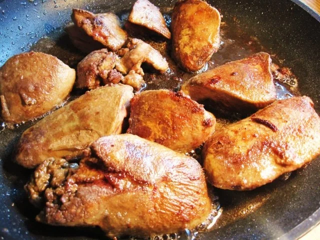 Rezept: Gänseleber mit Apfel und Zwiebeln ... Bild Nr. 5 Gänseleber mit Apfel und Zwiebeln ... - Rezept - Bild Nr. 5