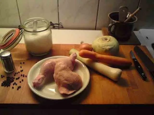 Rezept: Hühnerbrühe Hühnerbrühe - Rezept