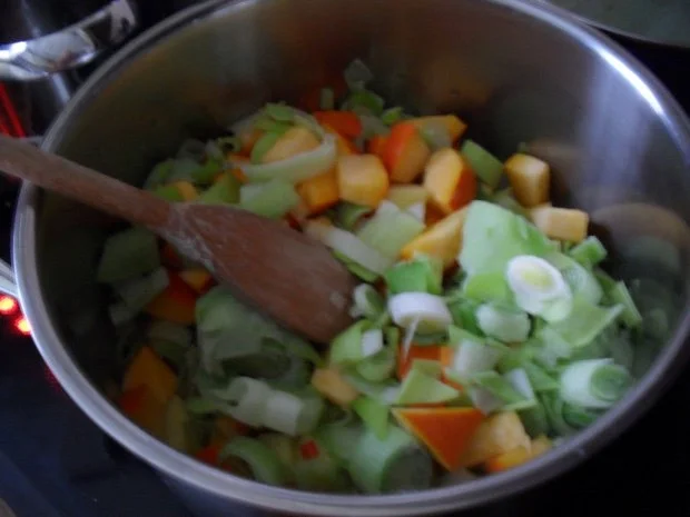 Rezept: Kürbissuppe mit Lauch Bild Nr. 4 Kürbissuppe mit Lauch - Rezept - Bild Nr. 4