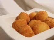 Rezept: Spanische Käsebällchen Spanische Käsebällchen - Rezept