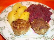 Rotkohl mit Frikadellen - Rezept