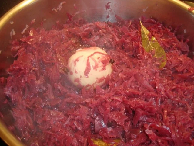 Rezept: Rotkohl mit Frikadellen Bild Nr. 3 Rotkohl mit Frikadellen - Rezept - Bild Nr. 3