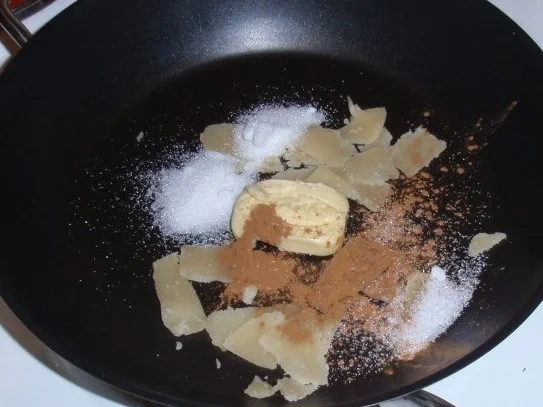 Süße Nudeln mit Himbeer-Marzipansoße - Rezept - Bild Nr. 3