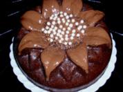 Nuss-Schokokuchen in einer Blütenform - Rezept