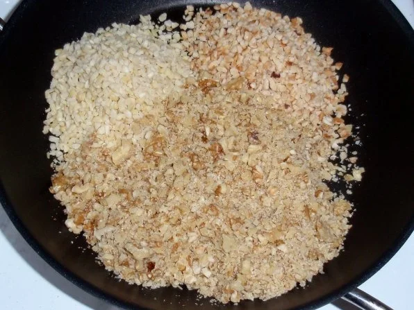 Rezept: Nuss-Schokokuchen in einer Blütenform Bild Nr. 4 Nuss-Schokokuchen in einer Blütenform - Rezept - Bild Nr. 4