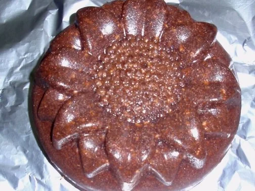 Rezept: Nuss-Schokokuchen in einer Blütenform Bild Nr. 10 Nuss-Schokokuchen in einer Blütenform - Rezept - Bild Nr. 10