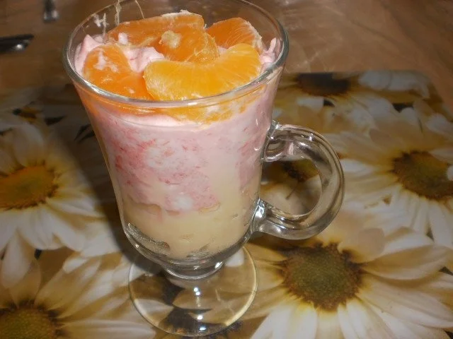 Rezept: Mandelpudding mit Erdbeersahne Mandelpudding mit Erdbeersahne - Rezept