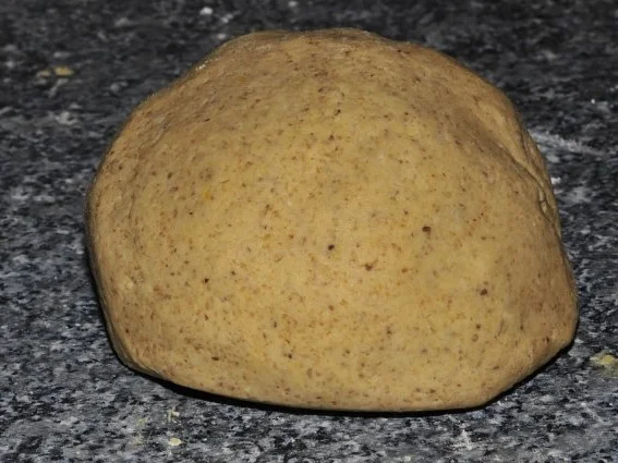 Rezept: Adventskalender 2. Tag: Dattel-Marzipan-Kugeln Bild Nr. 4 Adventskalender 2. Tag: Dattel-Marzipan-Kugeln - Rezept - Bild Nr. 4