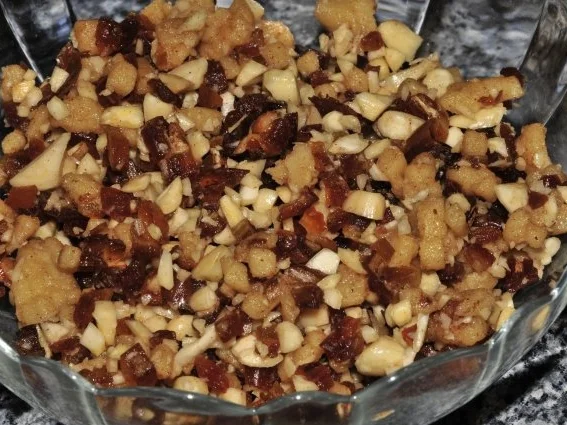 Rezept: Adventskalender 2. Tag: Dattel-Marzipan-Kugeln Bild Nr. 7 Adventskalender 2. Tag: Dattel-Marzipan-Kugeln - Rezept - Bild Nr. 7